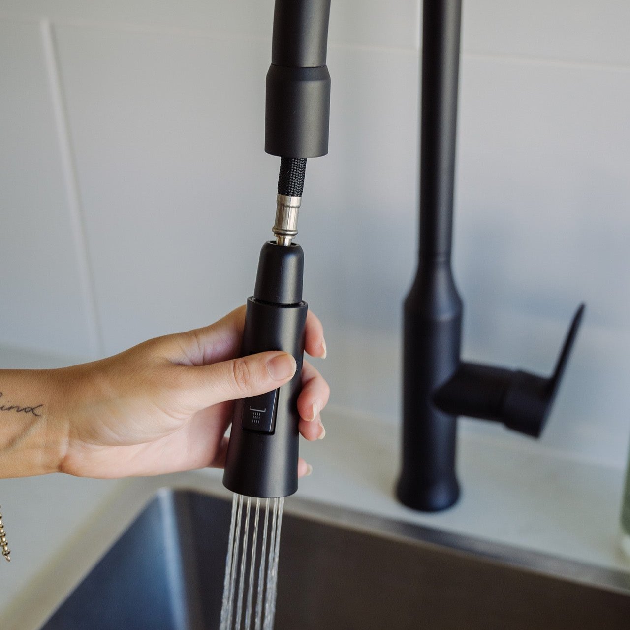 Darwin Pull-Out Kitchen Mixer - Matte Black