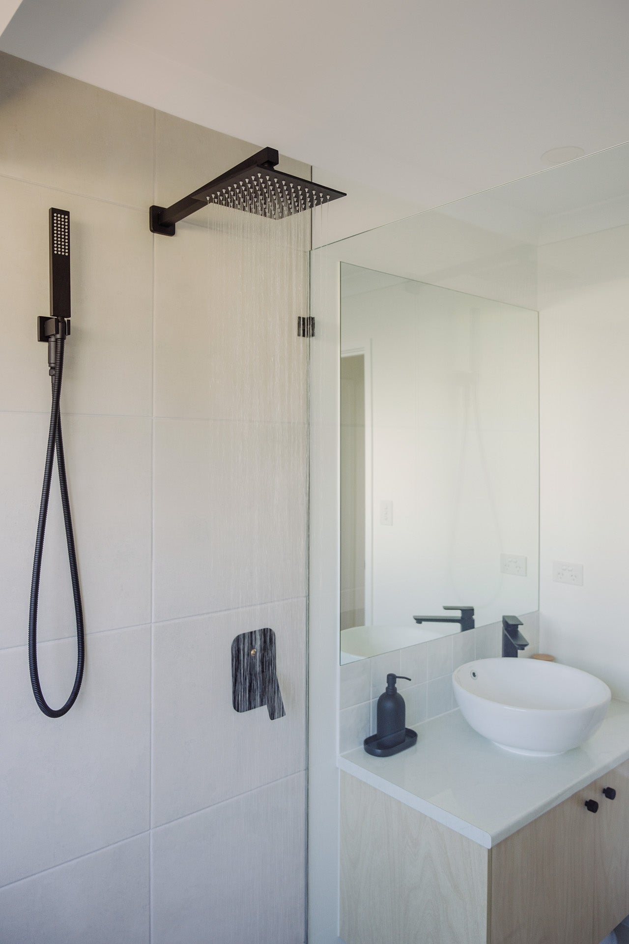 Airlie Hand Shower Set - Matte Black