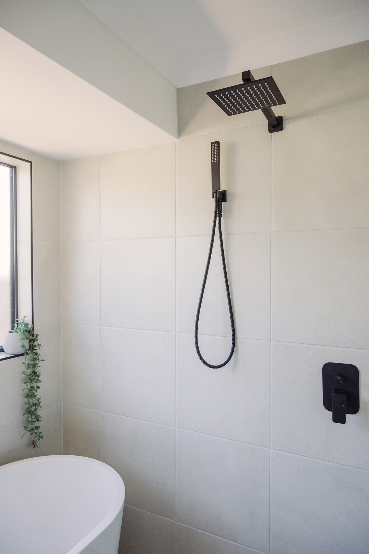 Airlie Rain Shower Head+Arm - Matte Black